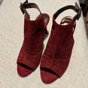 Carlos Santana 3 1/2 inch heels